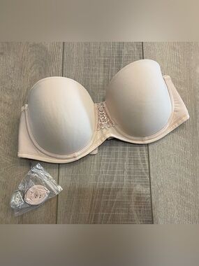 Vanity Fair Strapless Molded Bandeau Bra in Light Nude